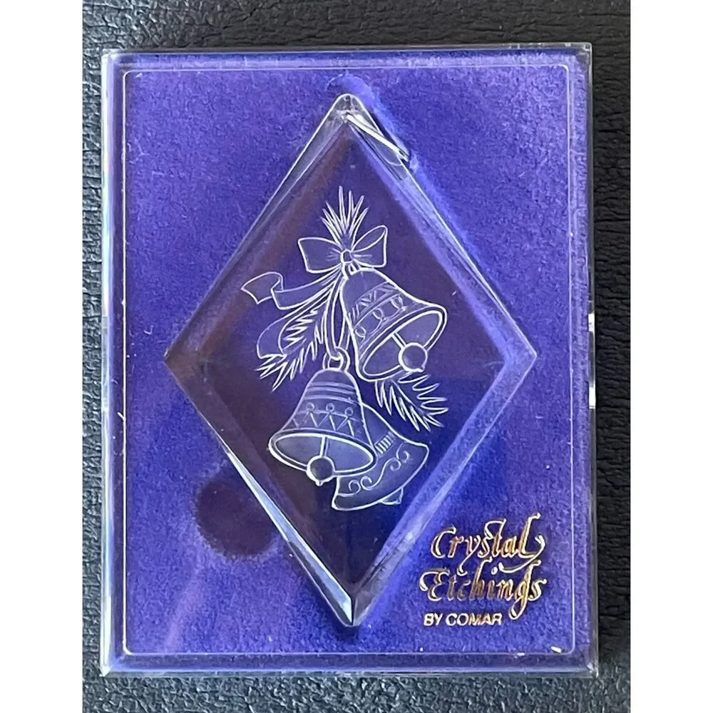 Vintage 1977 Comar Crystal Etchings Acrylic Christmas Bells Ornament w/ Box